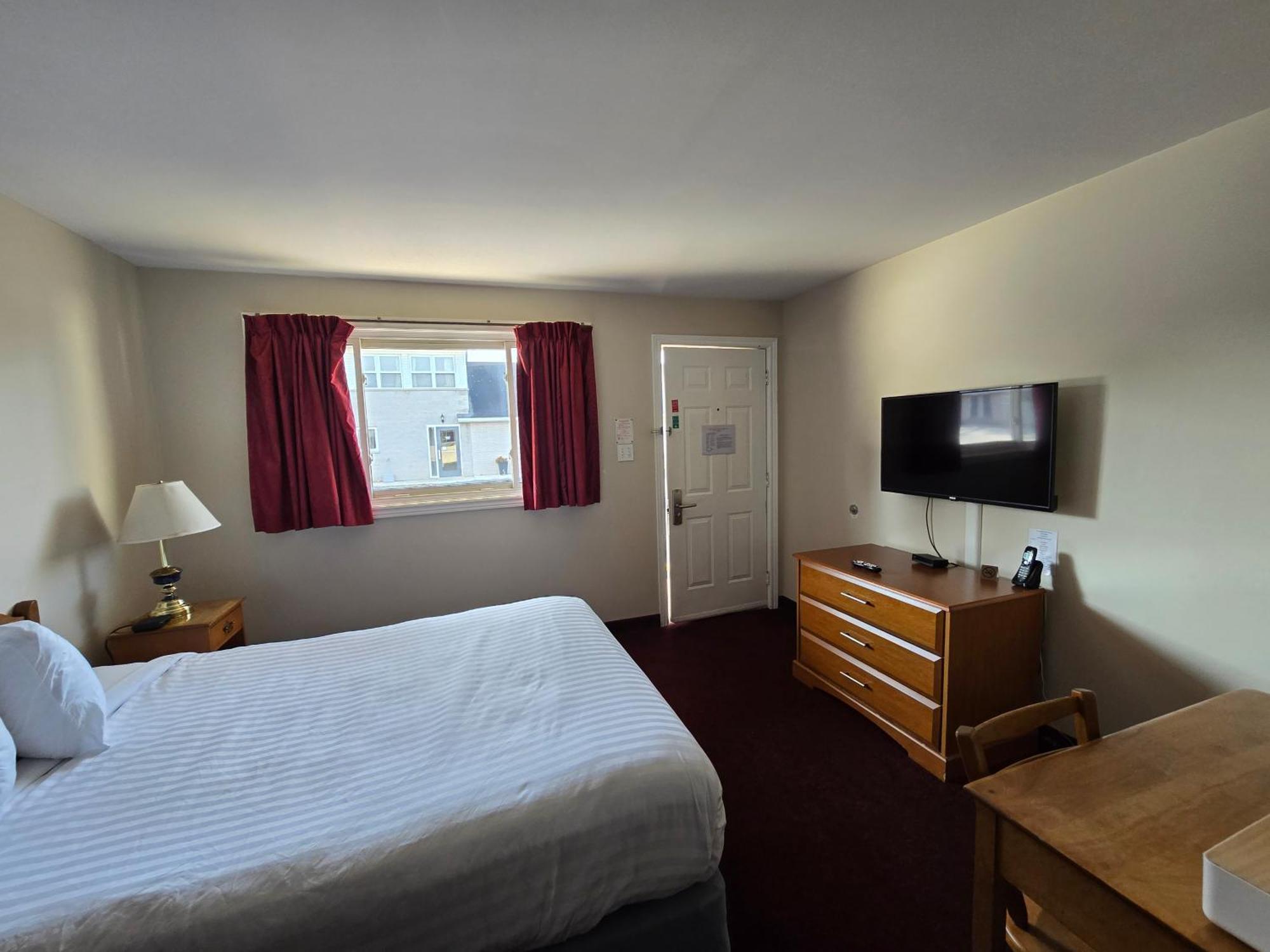 Travelodge By Wyndham Port Elgin Exterior photo